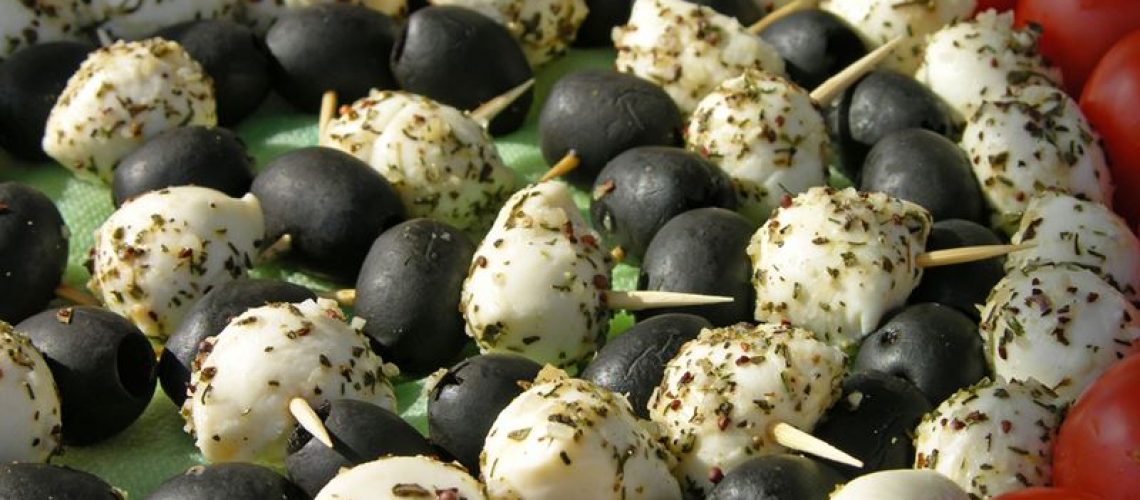 לא עוד חינה עם אוכל רגיל - הזמינו קייטרינג חלבי!